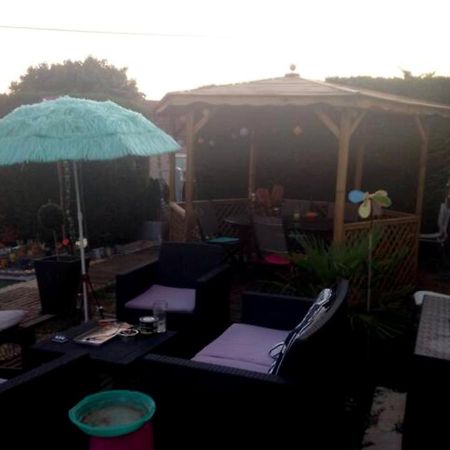 Blue Room, Kitchenette โชมง ภายนอก รูปภาพ