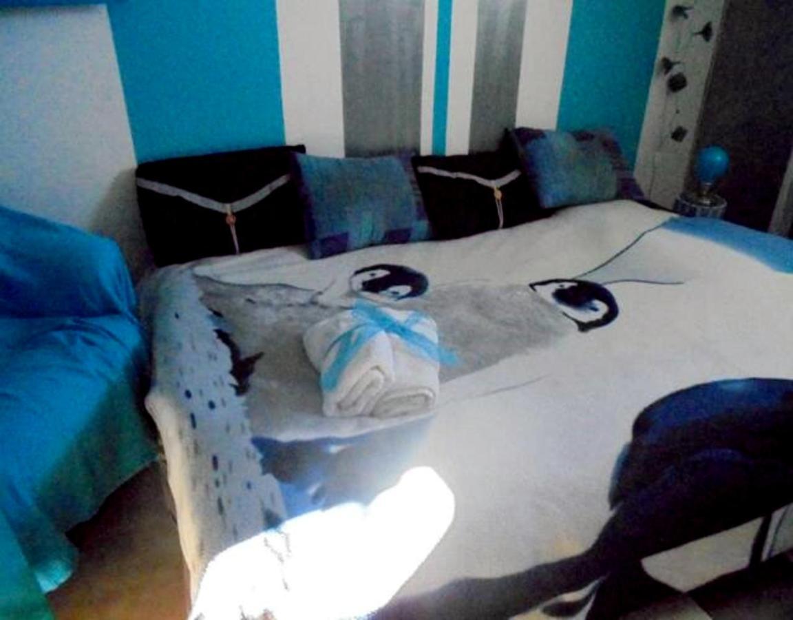 Blue Room, Kitchenette โชมง ภายนอก รูปภาพ